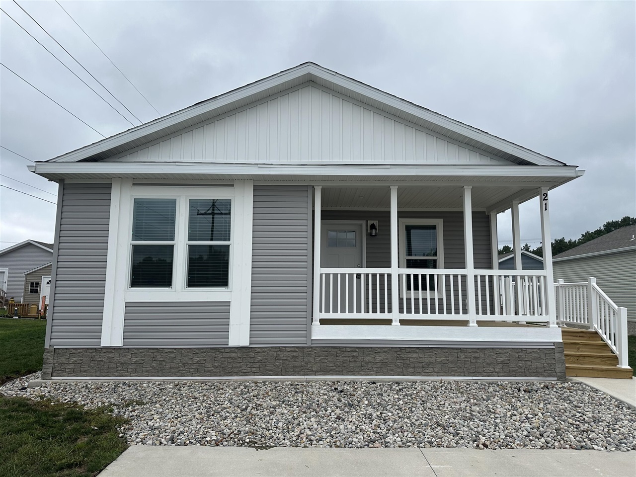 Homes for sale in Norton Shores, MI | 1283 E Ellis Rd #21, Norton Shores, MI 49441 | MLS# 70488800