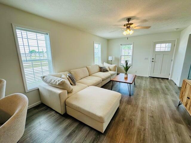 Homes for sale in Norton Shores, MI | 1283 E Ellis Rd #21, Norton Shores, MI 49441 | MLS# 70488800