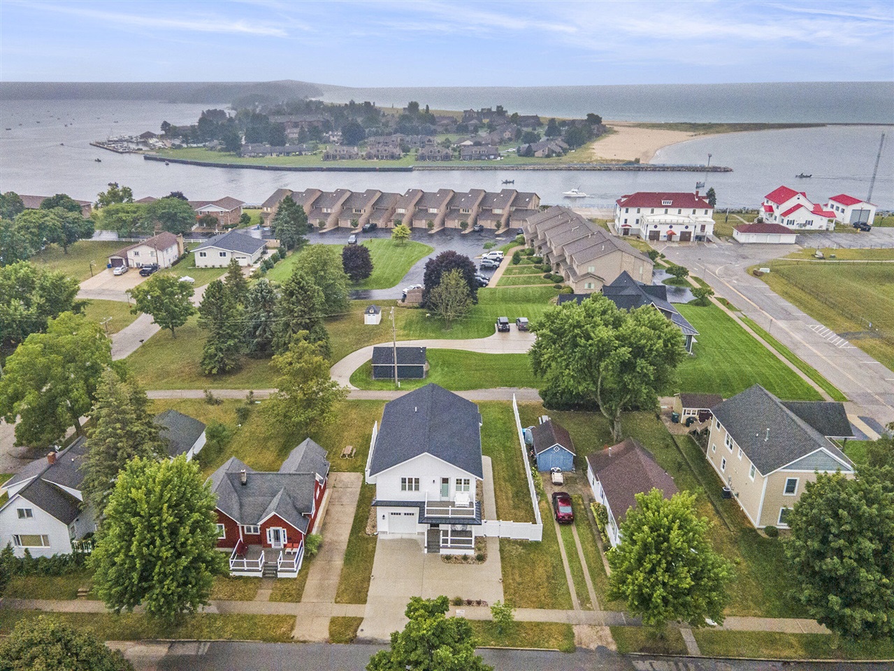 Homes for sale in Ludington, MI | 805 W Loomis St, Ludington, MI 49431 | MLS# 70488899