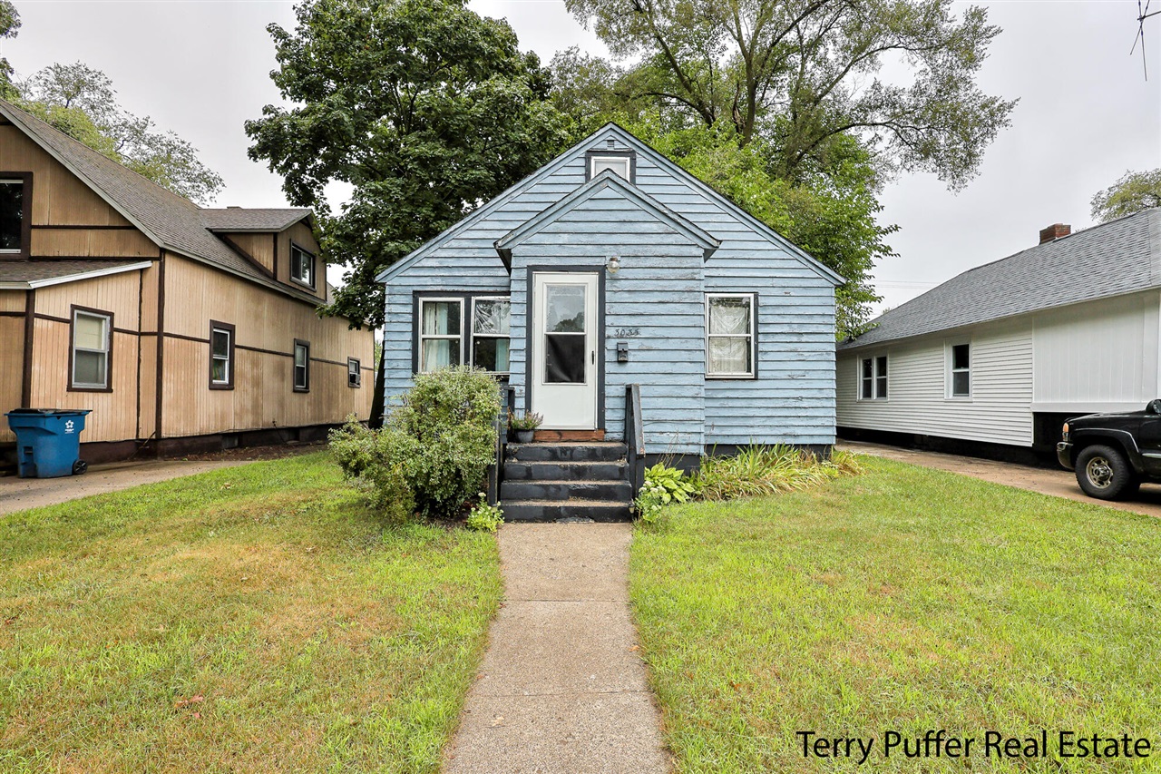 Homes for sale in Muskegon, MI | 3035 Lemuel St, Muskegon, MI 49444 | MLS# 70488917