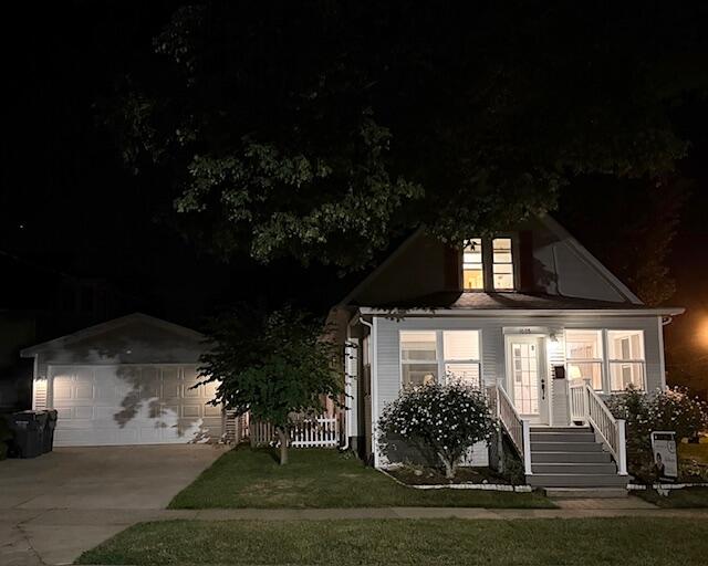 Homes for sale in Saint Joseph, MI | 1008 Wayne St, Saint Joseph, MI 49085 | MLS# 70489258