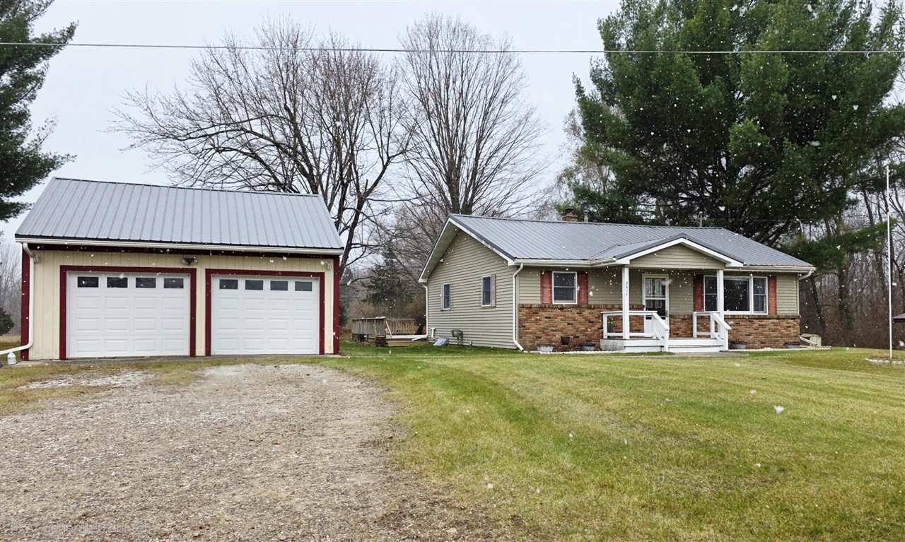 Homes for sale in Six Lakes, MI | 2617 Dale Dr, Six Lakes, MI 48886 | MLS# 70489309