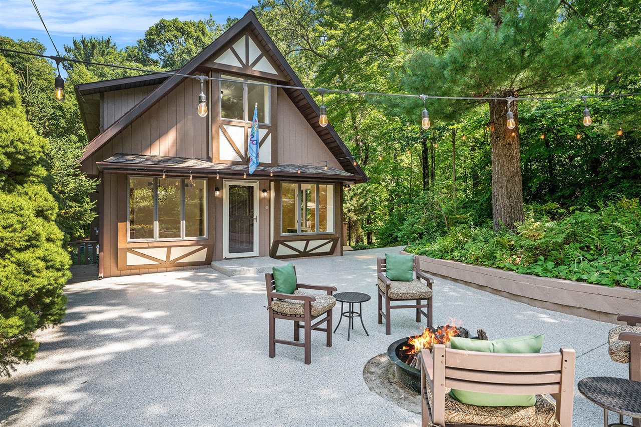 Homes for sale in Update, IN | 23 Lake Shore County Rd, Update, IN 46301 | MLS# 70489436