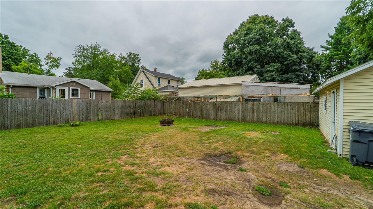 Homes for sale in Dowagiac, MI | 208 E Prairie Ronde St, Dowagiac, MI 49047 | MLS# 70489437