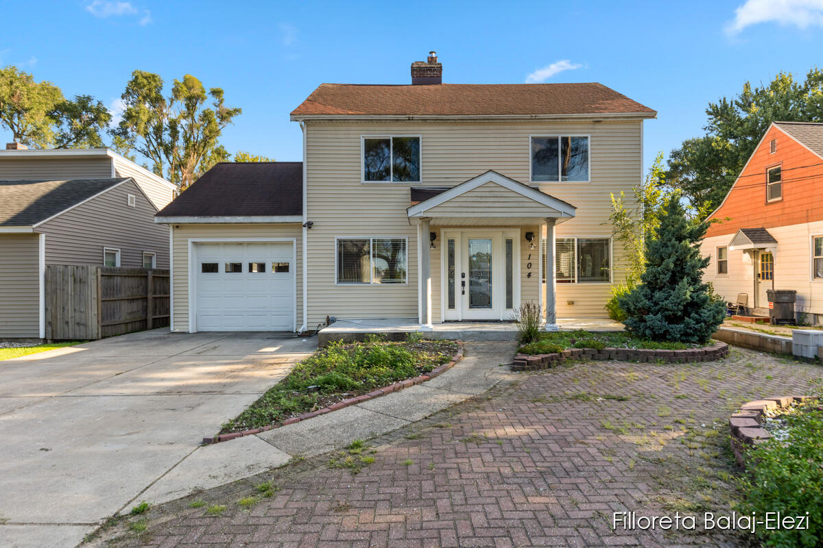 Homes for sale in Grand Rapids, MI | 104 Colrain St, Grand Rapids, MI 49548 | MLS# 70489532