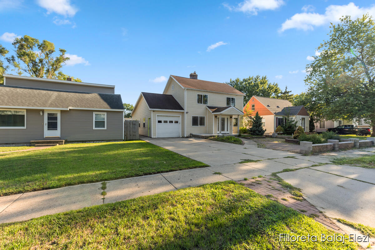 Homes for sale in Grand Rapids, MI | 104 Colrain St, Grand Rapids, MI 49548 | MLS# 70489532