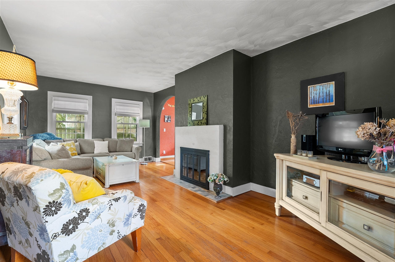 Homes for sale in Kalamazoo, MI | 3828 Dale St, Kalamazoo, MI 49001 | MLS# 70489765