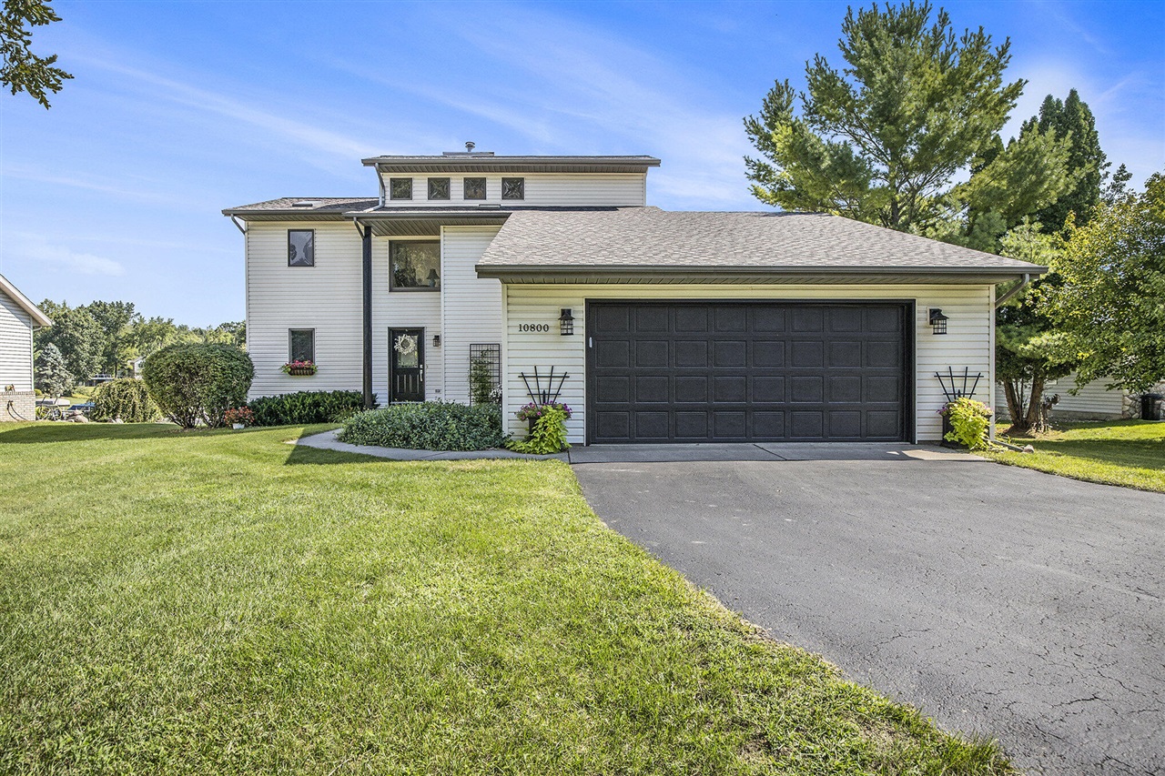 Homes for sale in Stanwood, MI | 10800 E Royal Rd, Stanwood, MI 49346 | MLS# 70489830