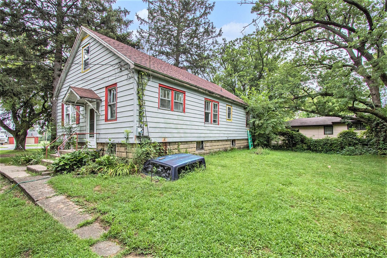 Homes for sale in Three Oaks, MI | 7079 Us-12, Three Oaks, MI 49128 | MLS# 70489832