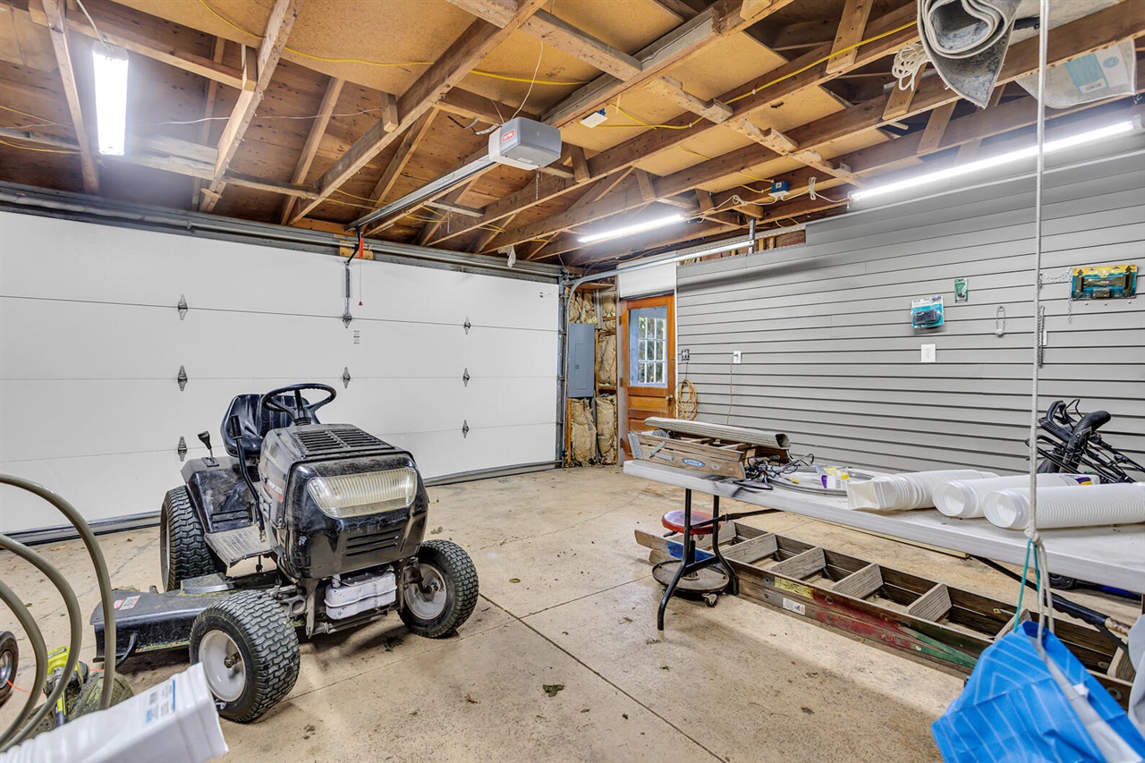 Homes for sale in Brooklyn, MI | 585 Norvell Beach Dr, Brooklyn, MI 49230 | MLS# 70490141