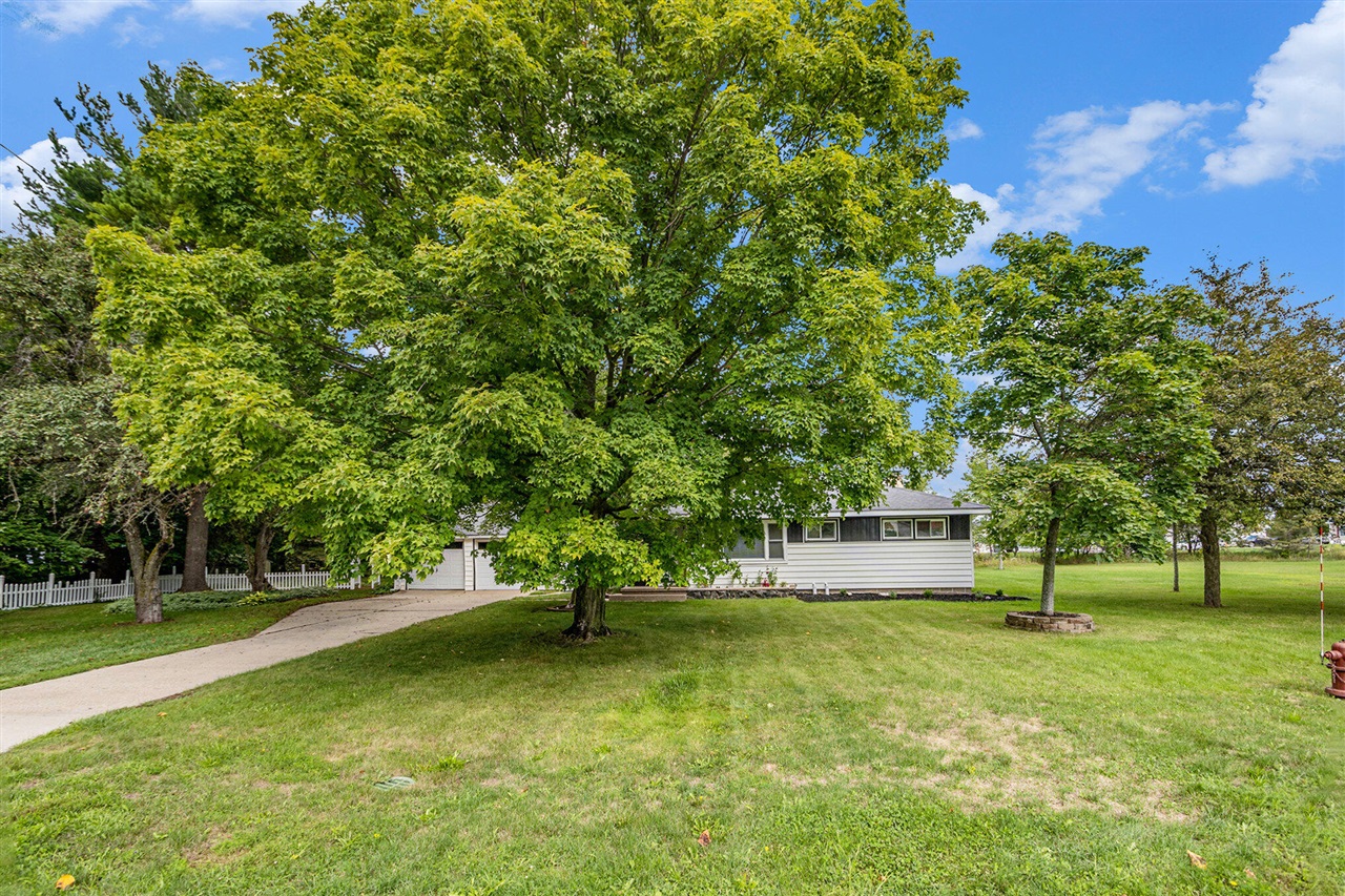 Homes for sale in Scottville, MI | 409 E Broadway Ave, Scottville, MI 49454 | MLS# 70490601