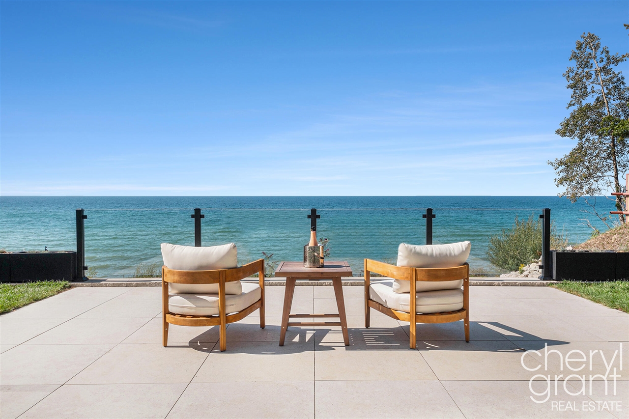 Homes for sale in Fennville, MI | 2576 Lakeshore Dr, Fennville, MI 49408 | MLS# 70490626