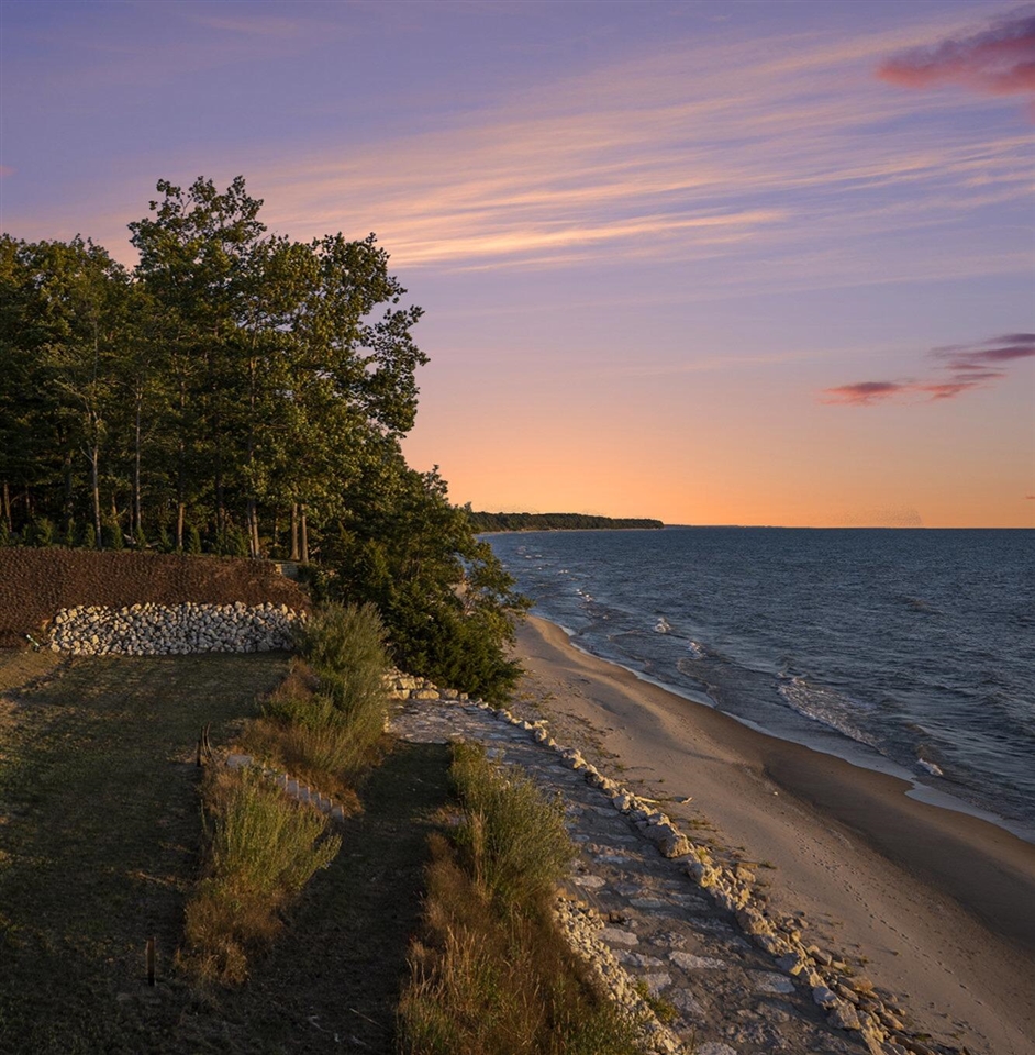 Homes for sale in Fennville, MI | 2576 Lakeshore Dr, Fennville, MI 49408 | MLS# 70490626