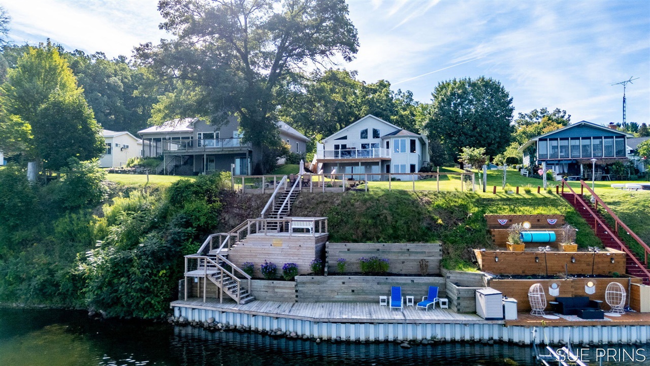 Homes for sale in Newaygo, MI | 5855 Ridge St, Newaygo, MI 49337 | MLS# 70490679