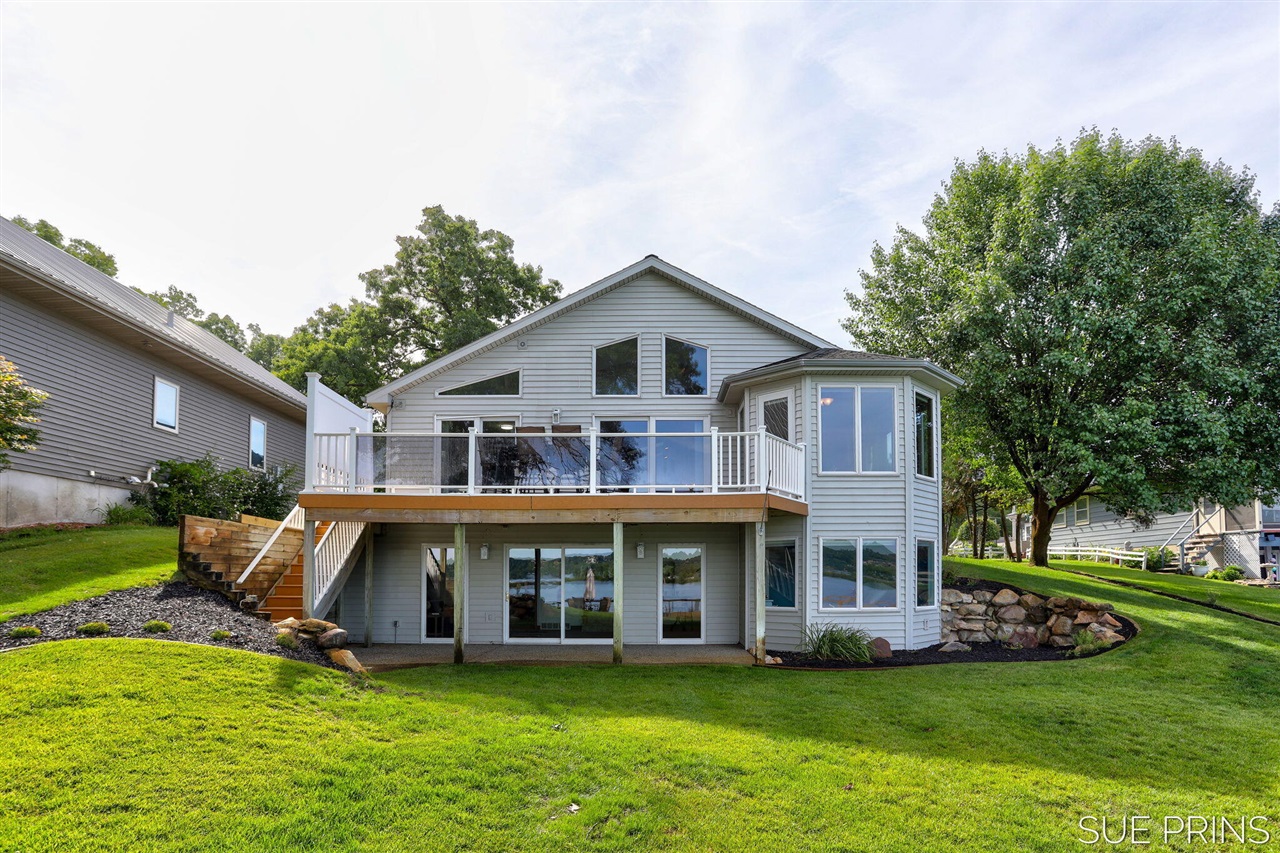 Homes for sale in Newaygo, MI | 5855 Ridge St, Newaygo, MI 49337 | MLS# 70490679