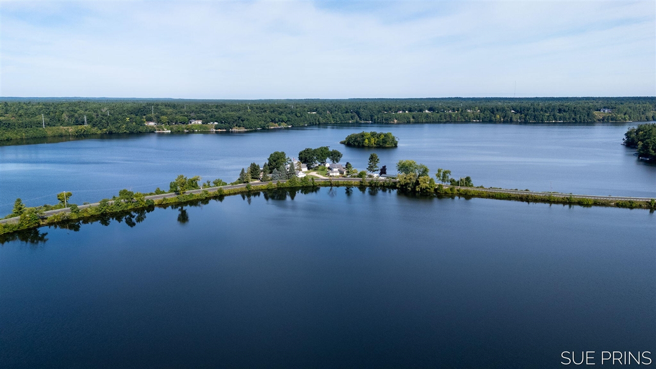 Homes for sale in Newaygo, MI | 5855 Ridge St, Newaygo, MI 49337 | MLS# 70490679