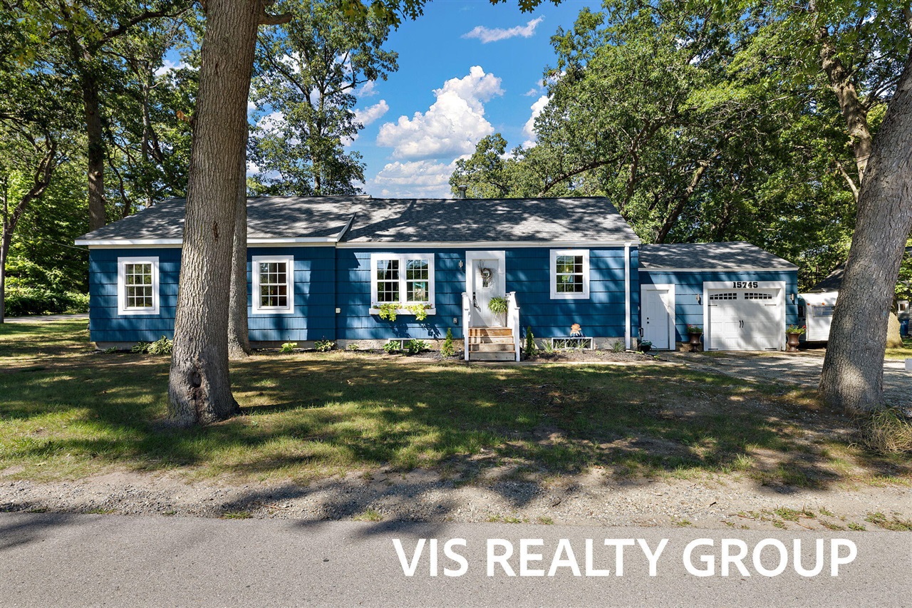 Homes for sale in Spring Lake, MI | 15745 Beach Dr, Spring Lake, MI 49456 | MLS# 70490849