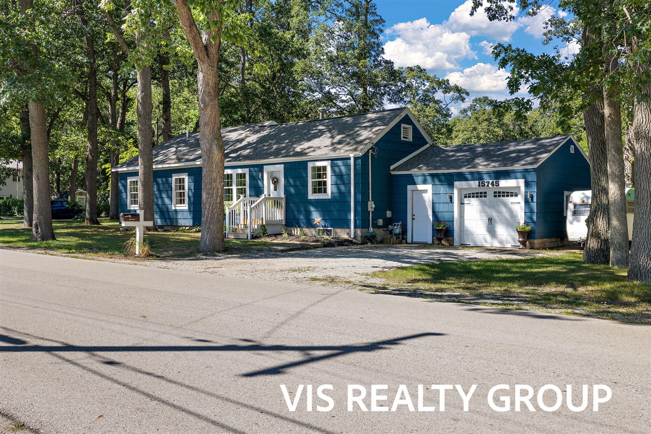 Homes for sale in Spring Lake, MI | 15745 Beach Dr, Spring Lake, MI 49456 | MLS# 70490849