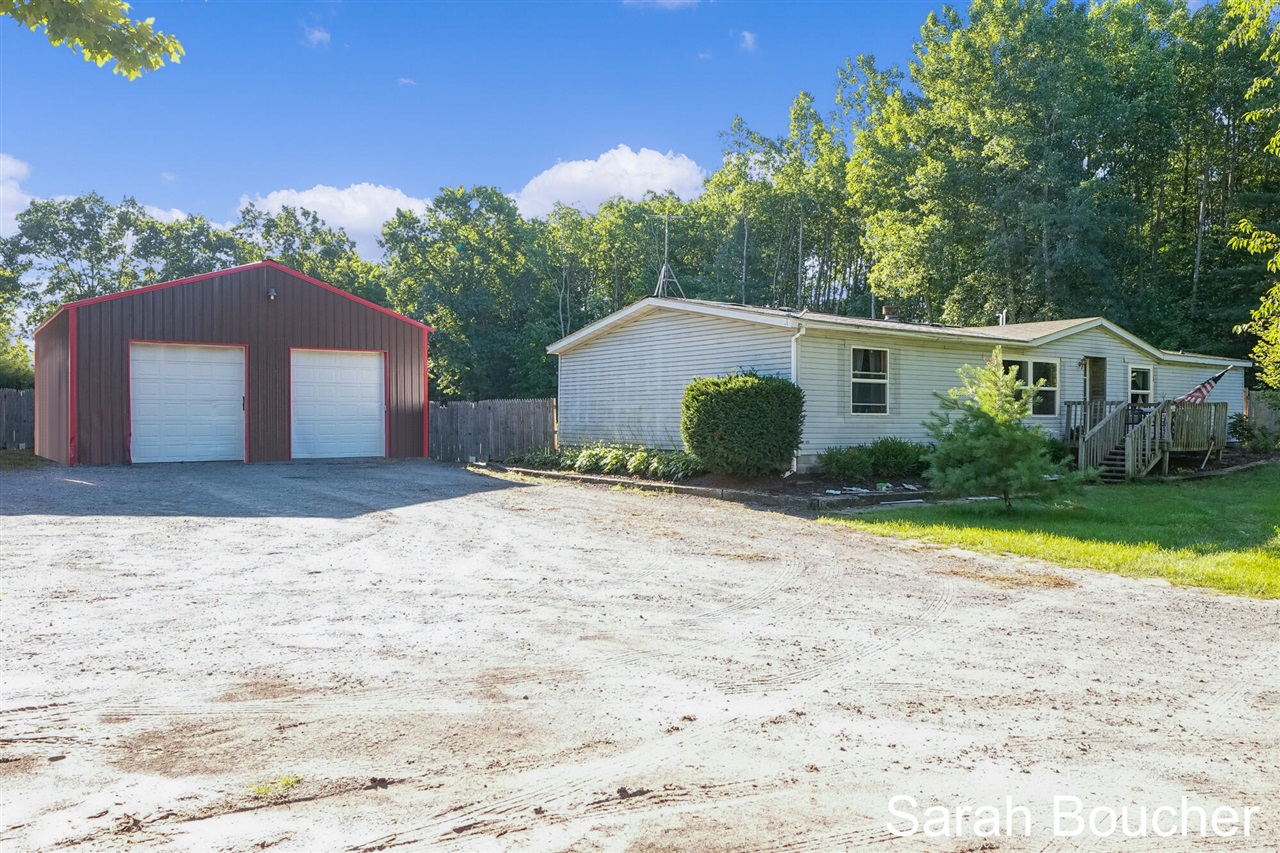 Homes for sale in Fruitport, MI | 4280 S Broton Rd, Fruitport, MI 49415 | MLS# 70490873