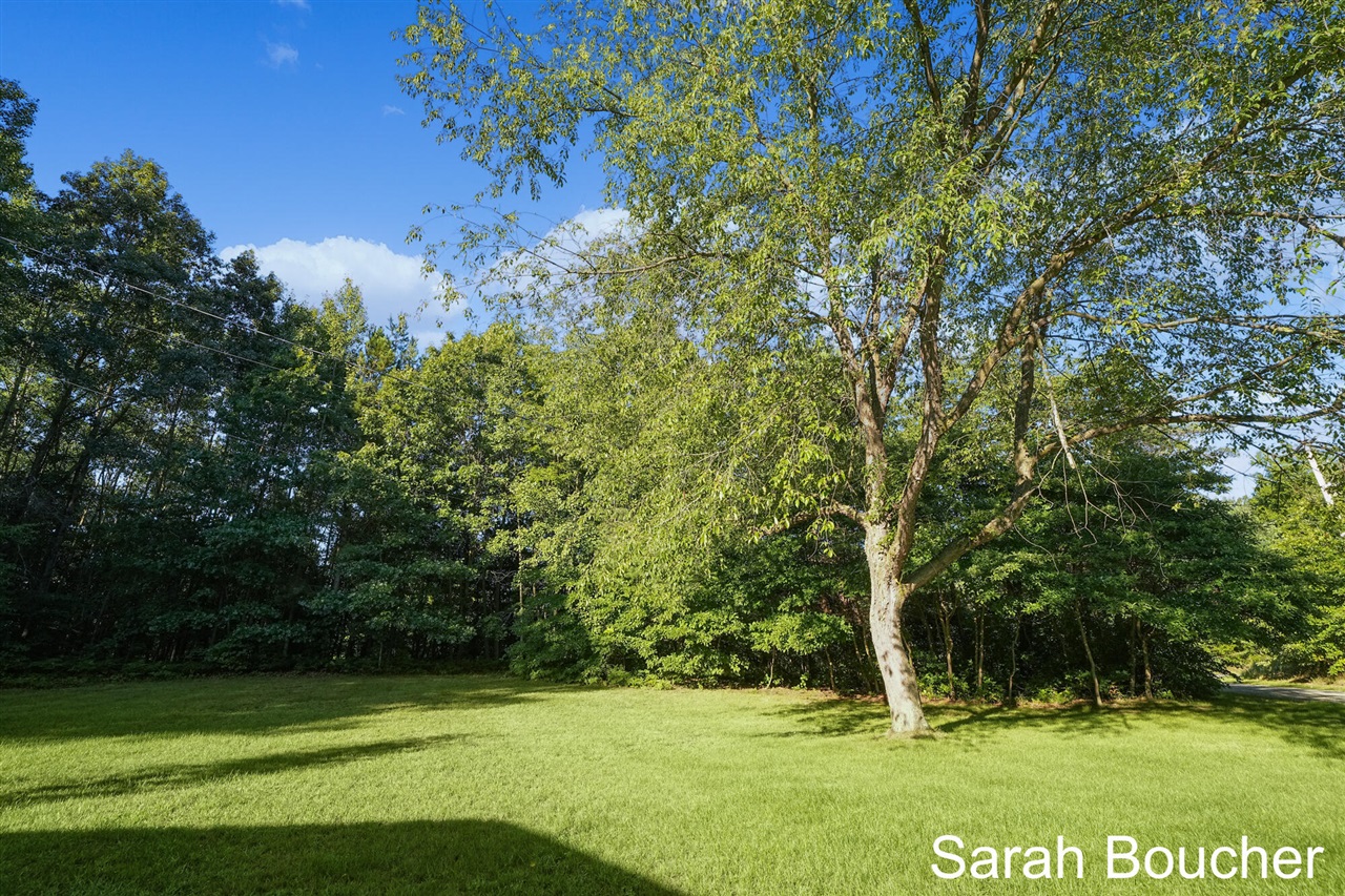 Homes for sale in Fruitport, MI | 4280 S Broton Rd, Fruitport, MI 49415 | MLS# 70490873