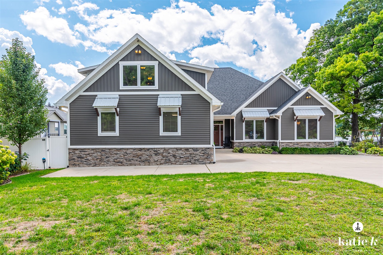 Homes for sale in Sand Lake, MI | 22133 Leota Dr, Sand Lake, MI 49343 | MLS# 70490904