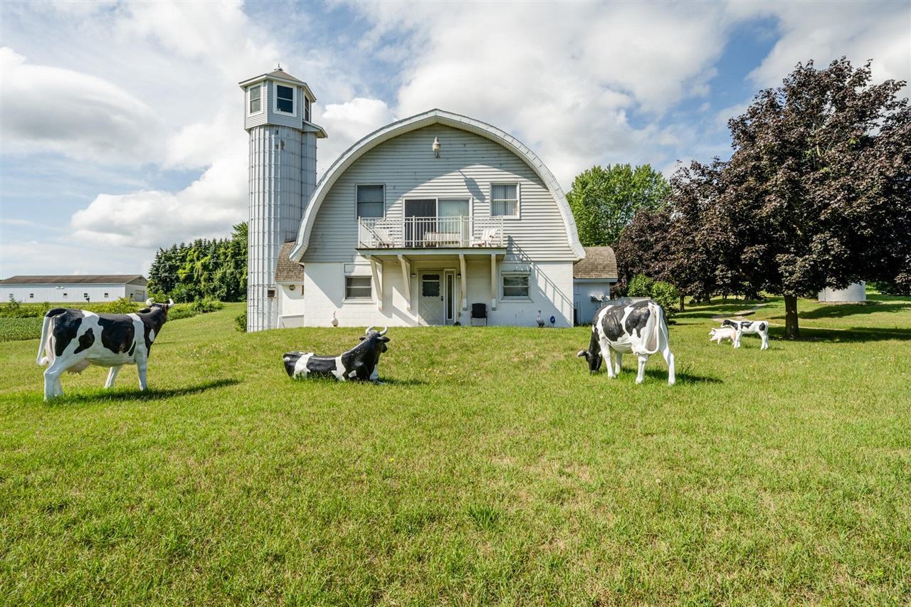 Homes for sale in Watervliet, MI | 1955 Angling Rd, Watervliet, MI 49098 | MLS# 70490978