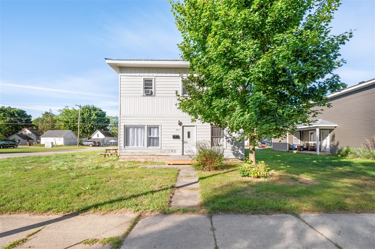 Homes for sale in Big Rapids, MI | 203 N 3rd Ave, Big Rapids, MI 49307 | MLS# 70491030