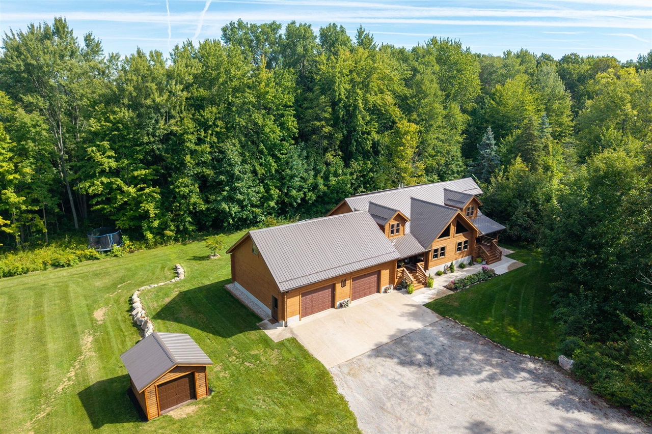 Homes for sale in Lakeview, MI | 2506 100Th Ave, Lakeview, MI 48850 | MLS# 70491084