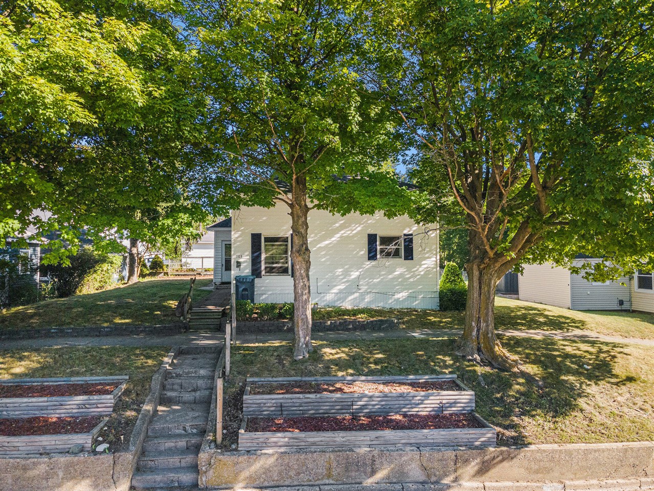 Homes for sale in Ludington, MI | 703 E Dowland, Ludington, MI 49431 | MLS# 70491230