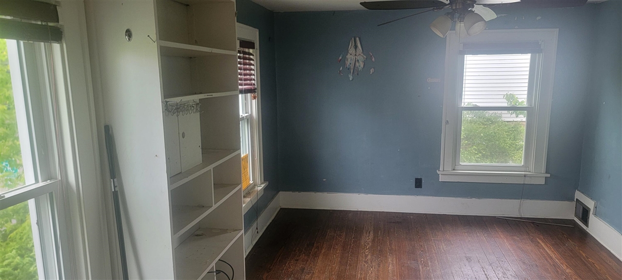 Homes for sale in Kalamazoo, MI | 907 Russell St, Kalamazoo, MI 49001 | MLS# 70491408