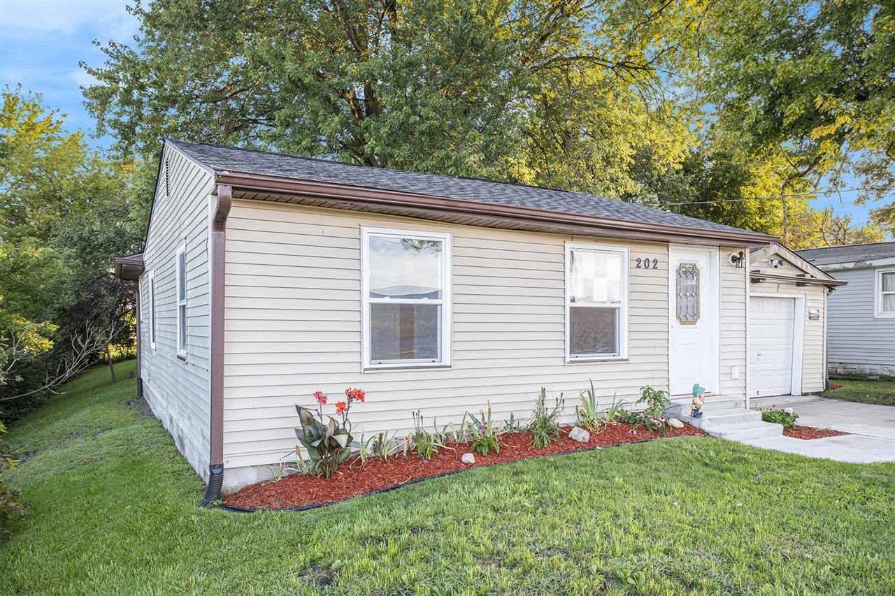 Homes for sale in Kalamazoo, MI | 202 W Mosel Ave, Kalamazoo, MI 49004 | MLS# 70491504