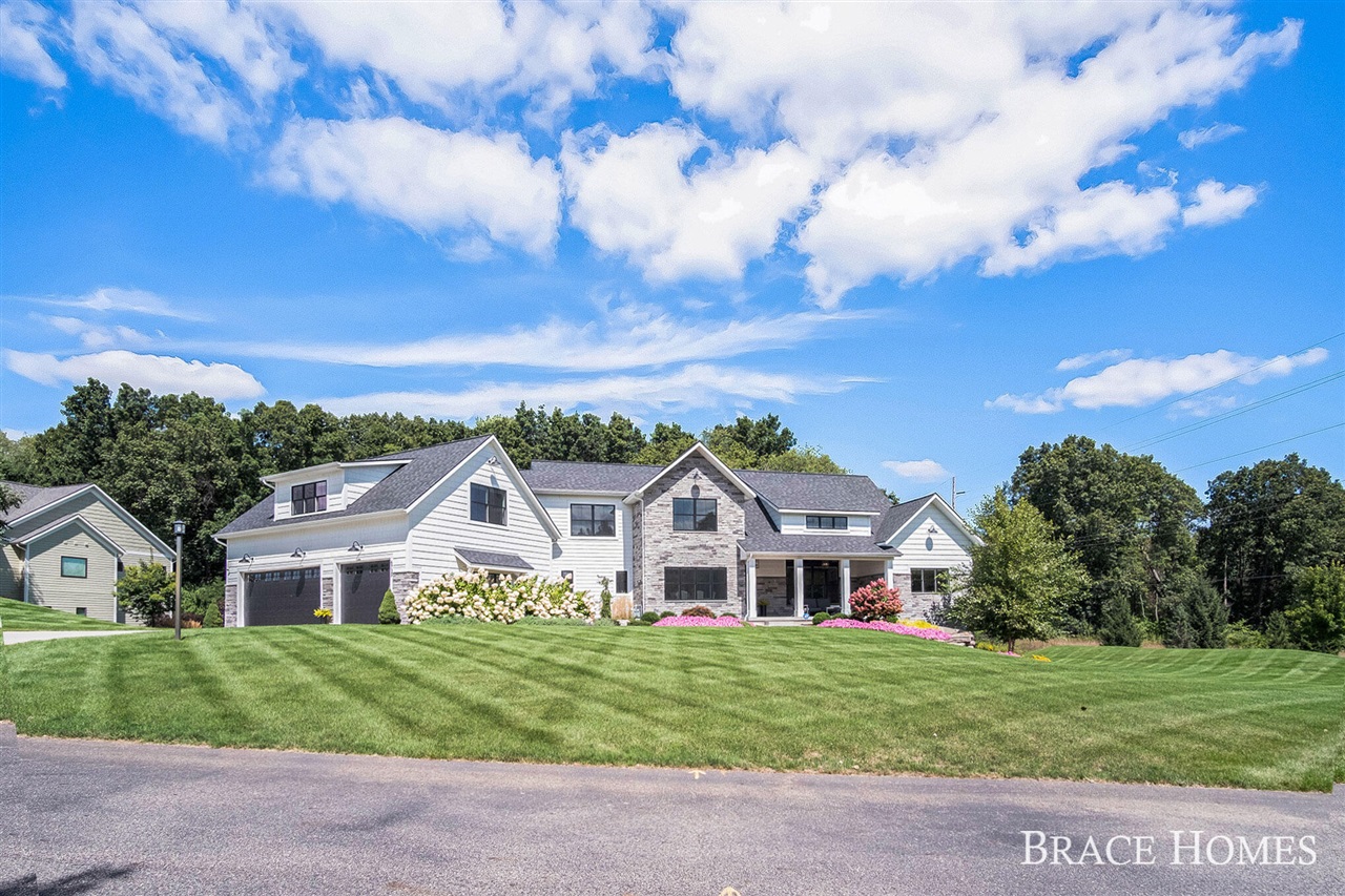 Homes for sale in Rockford, MI | 6735 Tara Ct, Rockford, MI 49341 | MLS# 70491957