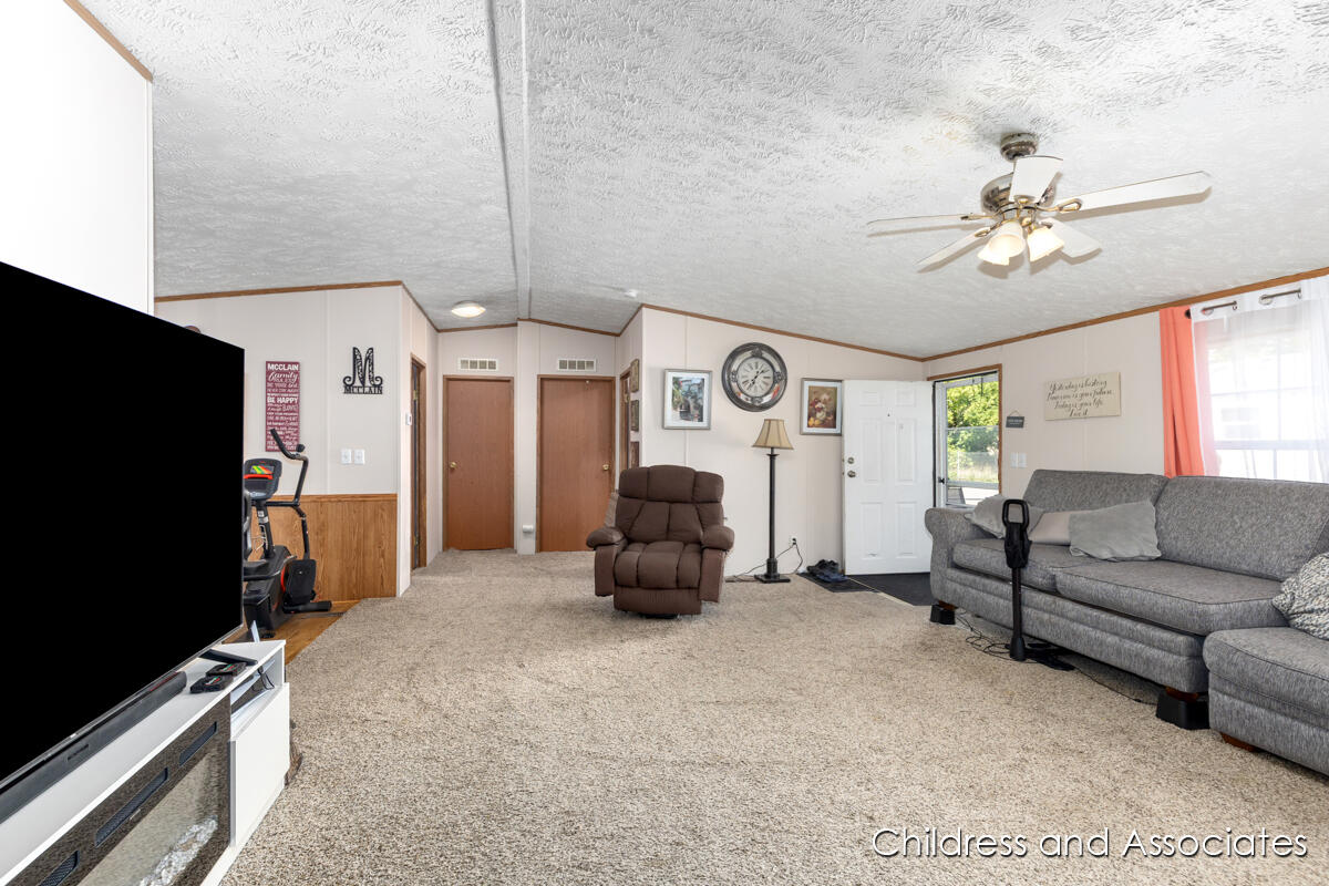 Homes for sale in Grand Rapids, MI | 304 S Grandbrook Cir, Grand Rapids, MI 49548 | MLS# 70492027