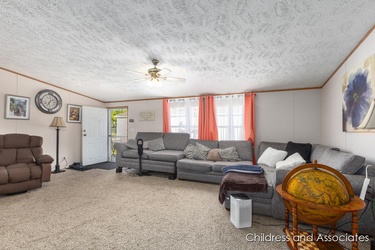 Homes for sale in Grand Rapids, MI | 304 S Grandbrook Cir, Grand Rapids, MI 49548 | MLS# 70492027