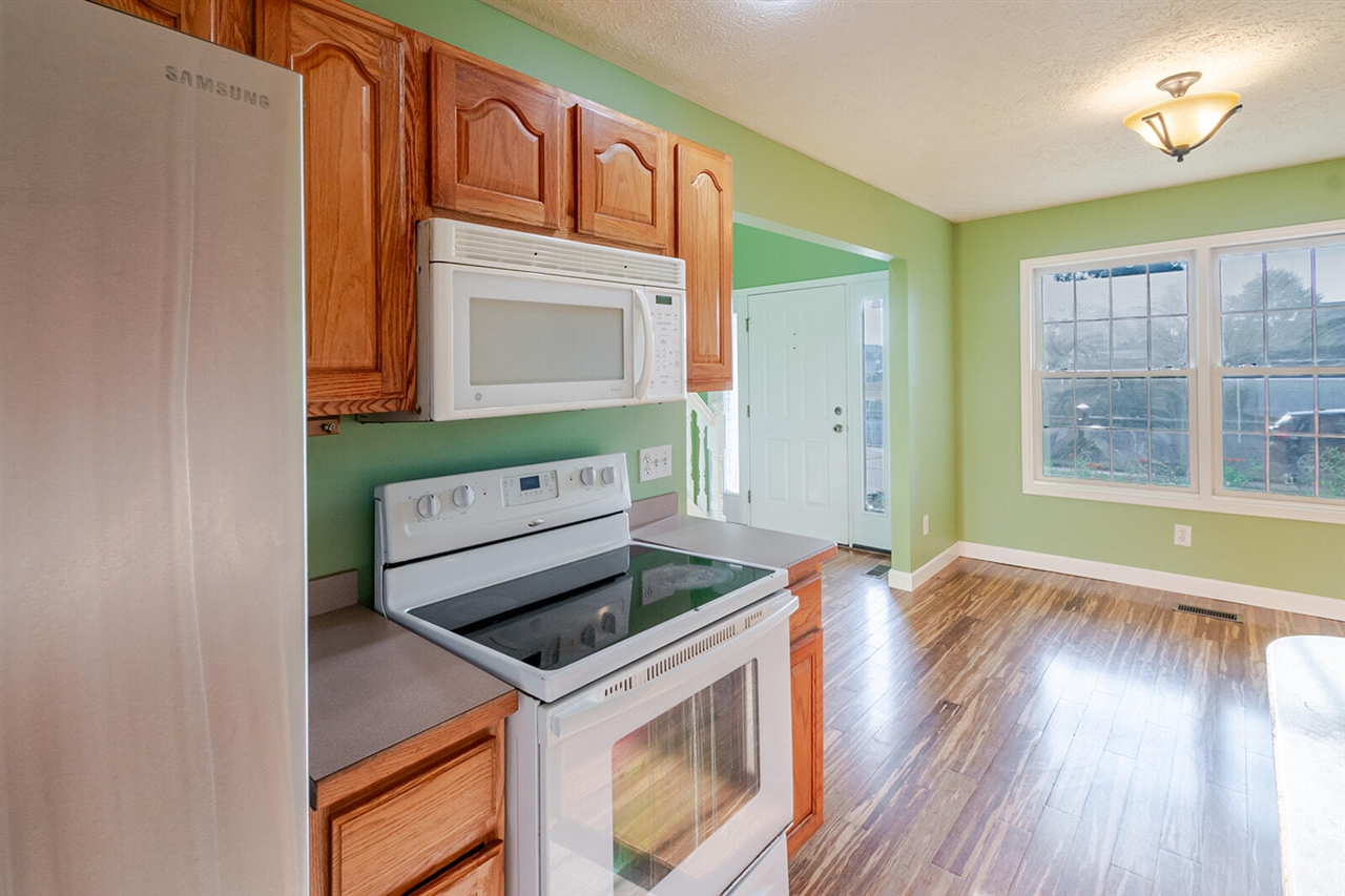 Homes for sale in Holt, MI | 1368 Yarrow Dr, Holt, MI 48842 | MLS# 70492057