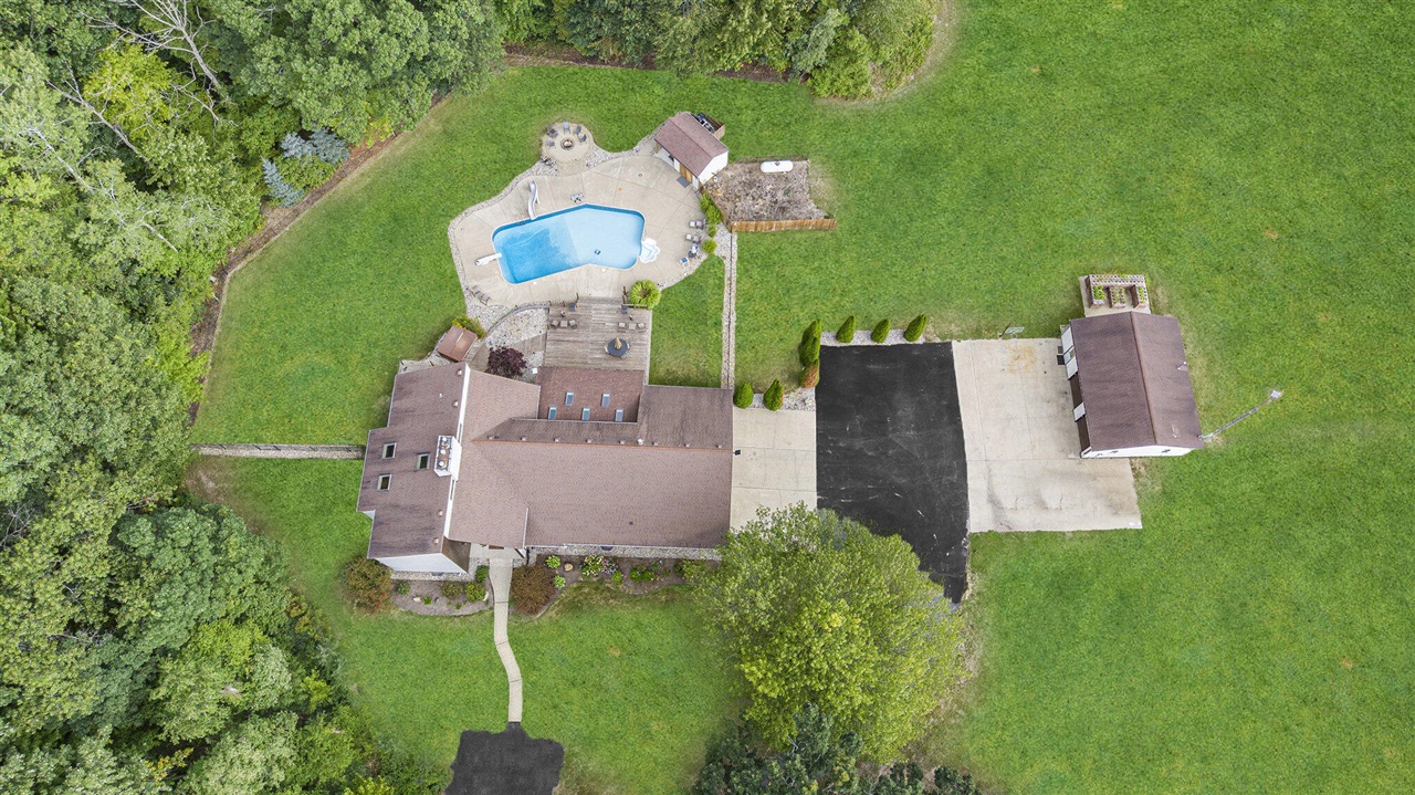 Homes for sale in Fremont, MI | 5821 W 88th St, Fremont, MI 49412 | MLS# 70492097