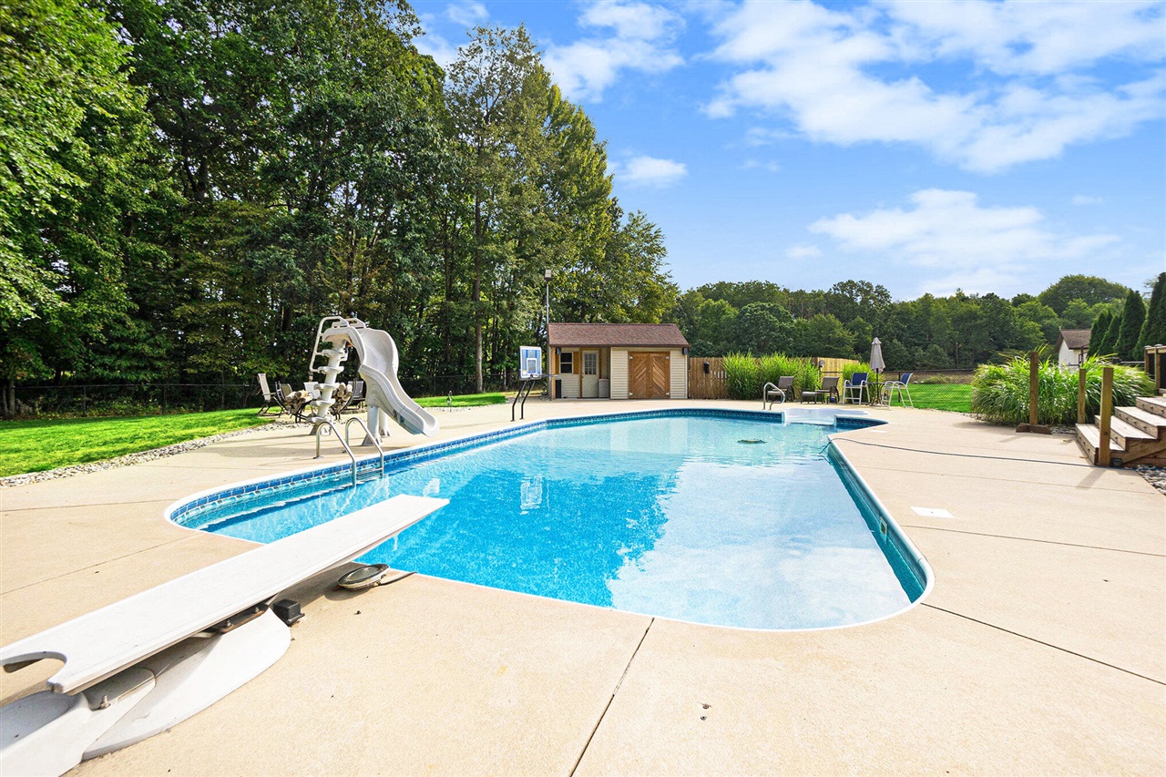 Homes for sale in Fremont, MI | 5821 W 88Th St, Fremont, MI 49412 | MLS# 70492097