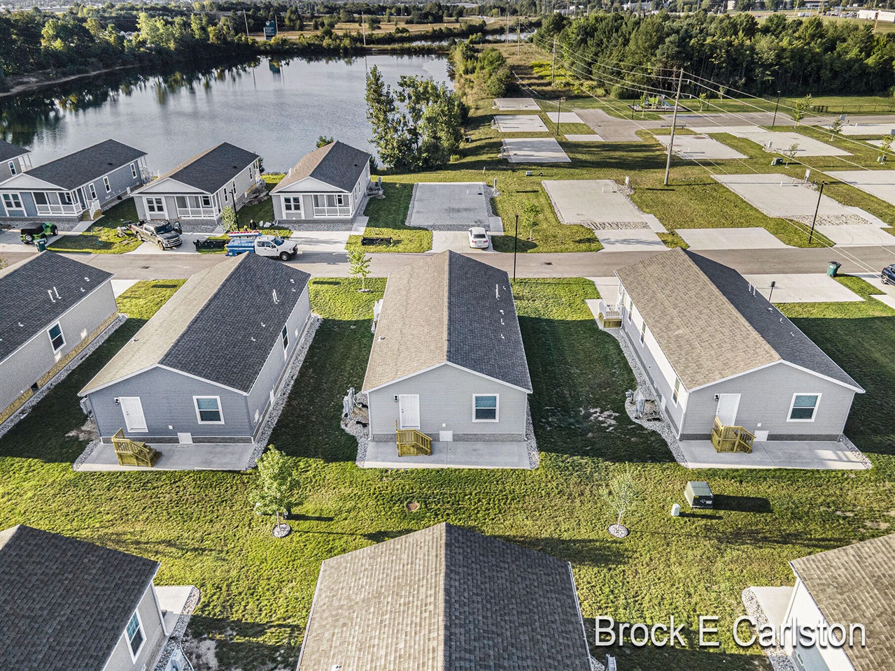 Homes for sale in Norton Shores, MI | 1283 E Ellis Rd #20, Norton Shores, MI 49441 | MLS# 70492203