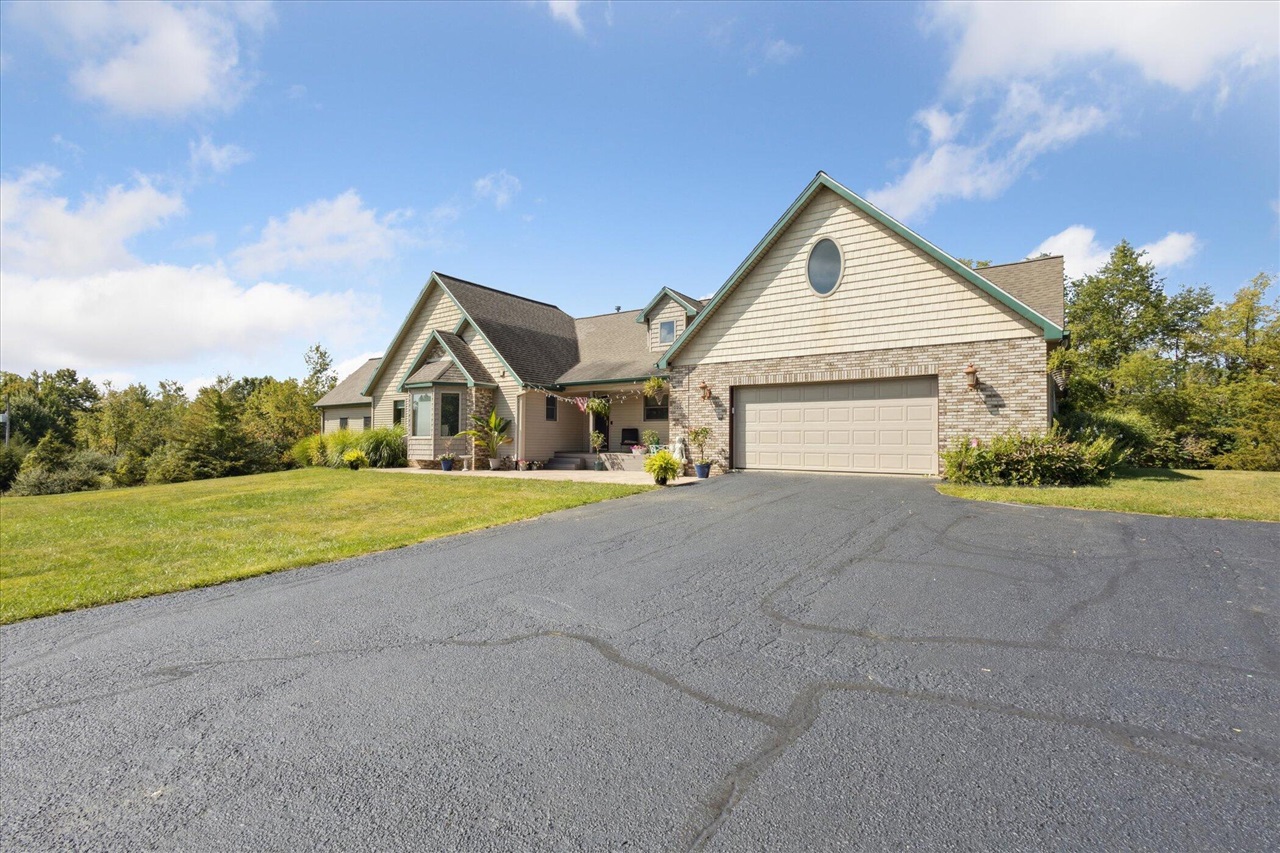 Homes for sale in Horton, MI | 6930 Bowerman Rd, Horton, MI 49246 | MLS# 70492224