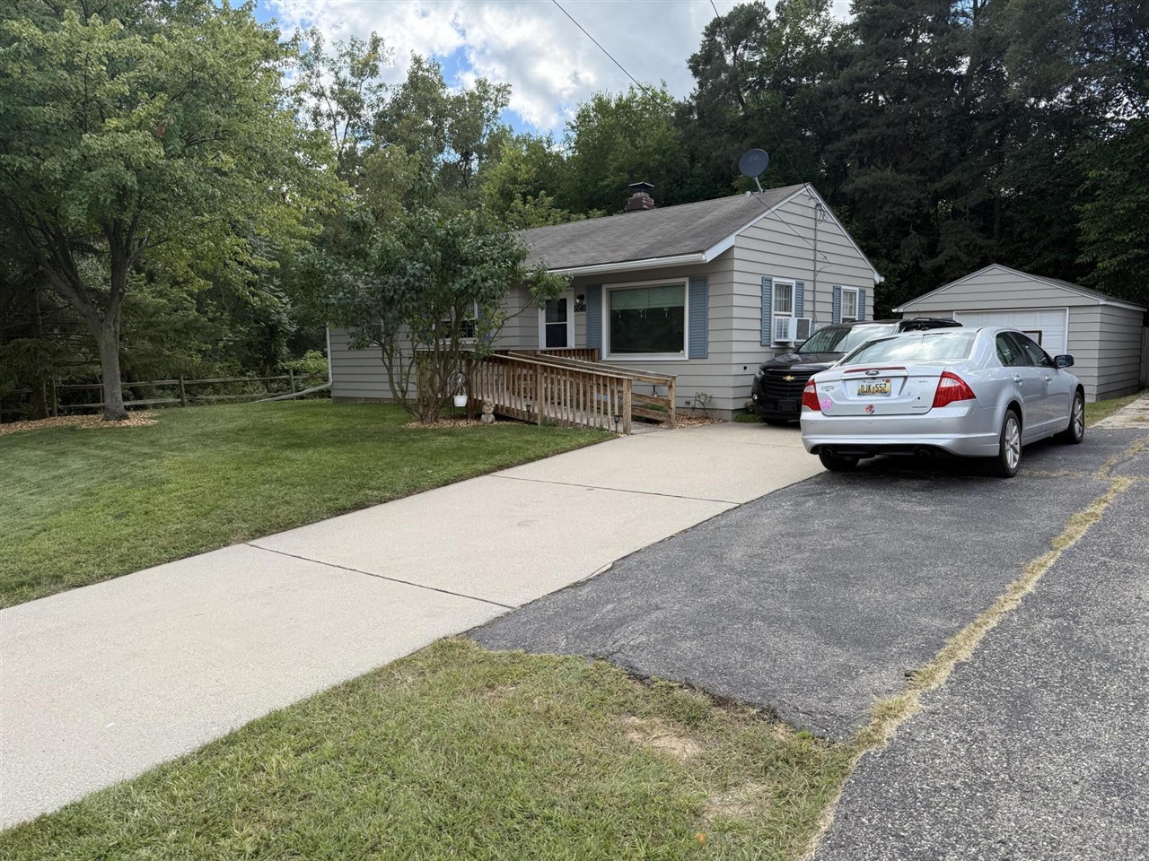 Homes for sale in Kentwood, MI | 5545 Kalamazoo Ave, Kentwood, MI 49508 | MLS# 70492232