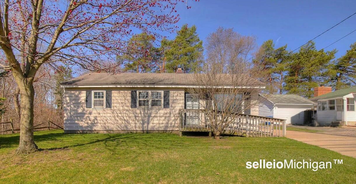 Homes for sale in Kentwood, MI | 5545 Kalamazoo Ave, Kentwood, MI 49508 | MLS# 70492232