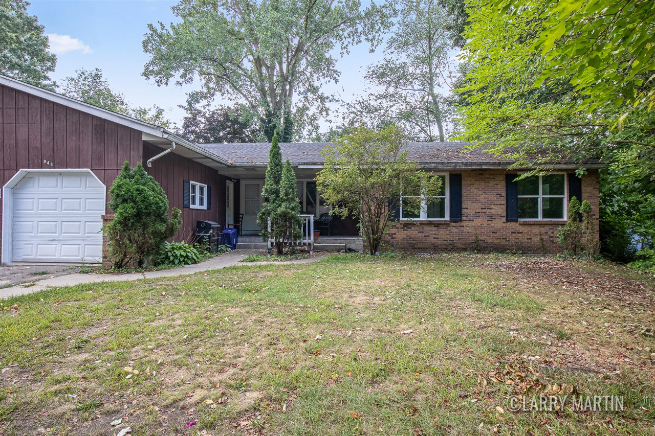 Homes for sale in Grand Rapids, MI | 944 Lancashire Ct, Grand Rapids, MI 49508 | MLS# 70492323