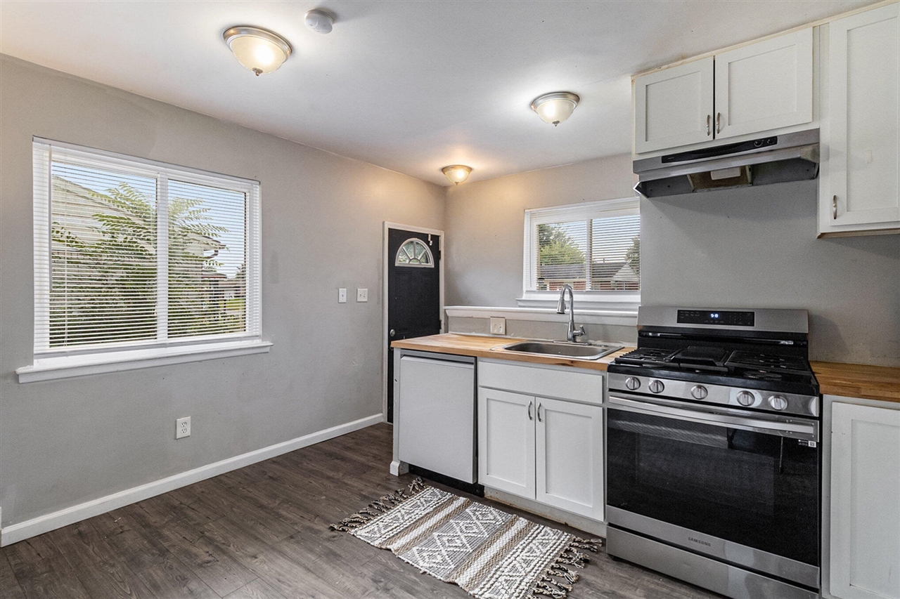 Homes for sale in Inkster, MI | 29978 Carlysle St, Inkster, MI 48141 | MLS# 70492410