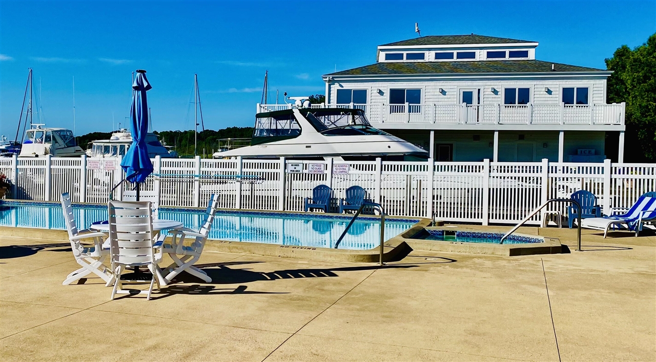 Homes for sale in Montague, MI | 8560 Ellenwood Dr, Montague, MI 49437 | MLS# 70492451