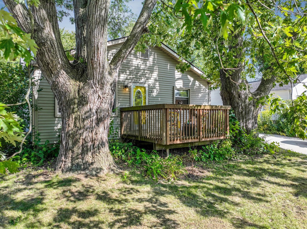 Homes for sale in Rochester Hills, MI | 3051 Eastwood Dr, Rochester Hills, MI 48309 | MLS# 70492474