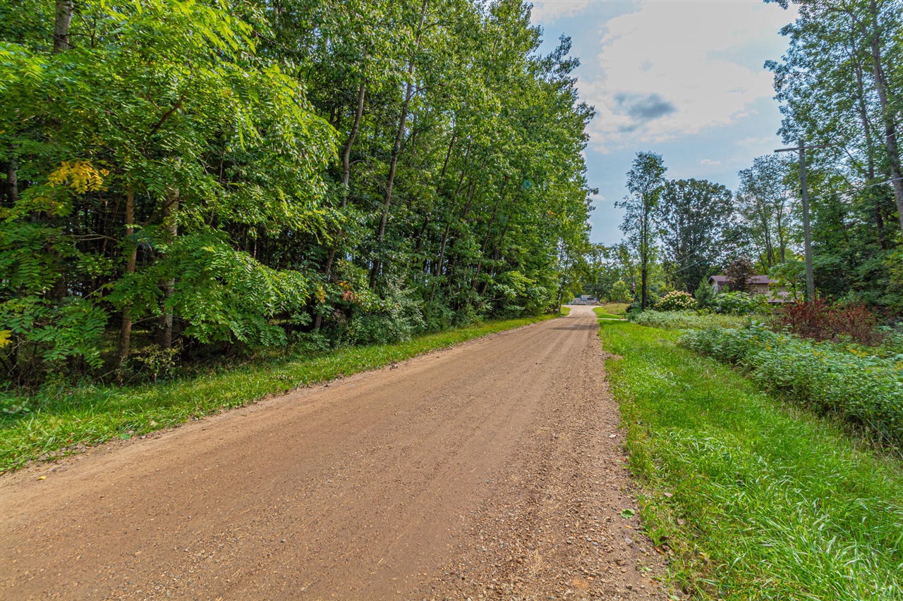 Homes for sale in Canadian Lakes, MI | 7574 9Th St, Canadian Lakes, MI 49346 | MLS# 70492668