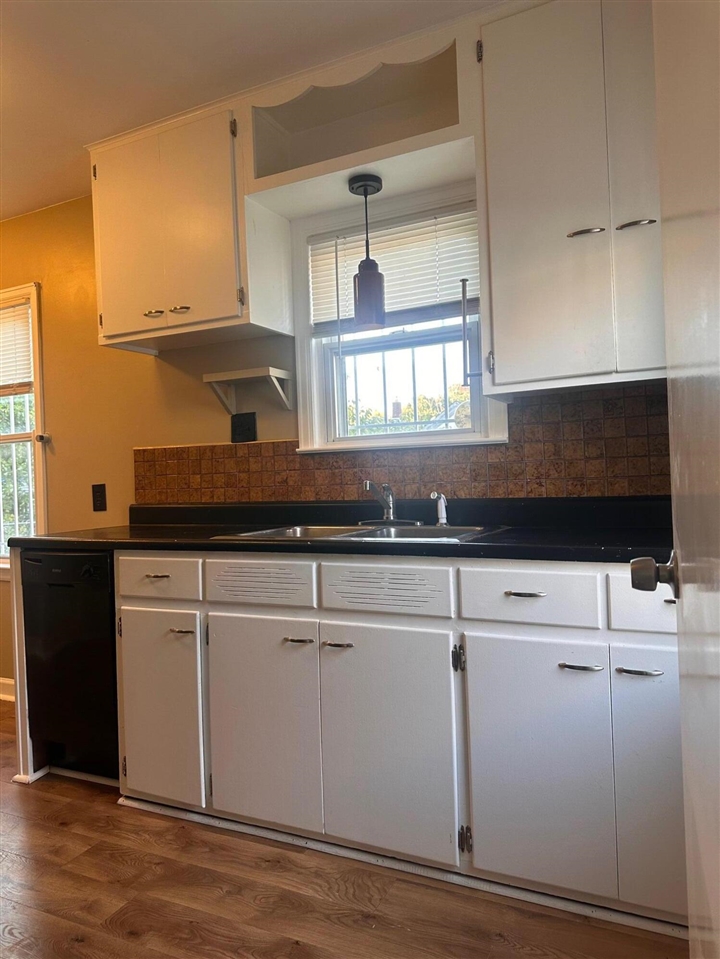 Homes for sale in Flint, MI | 616 Pettibone Ave, Flint, MI 48507 | MLS# 70492718