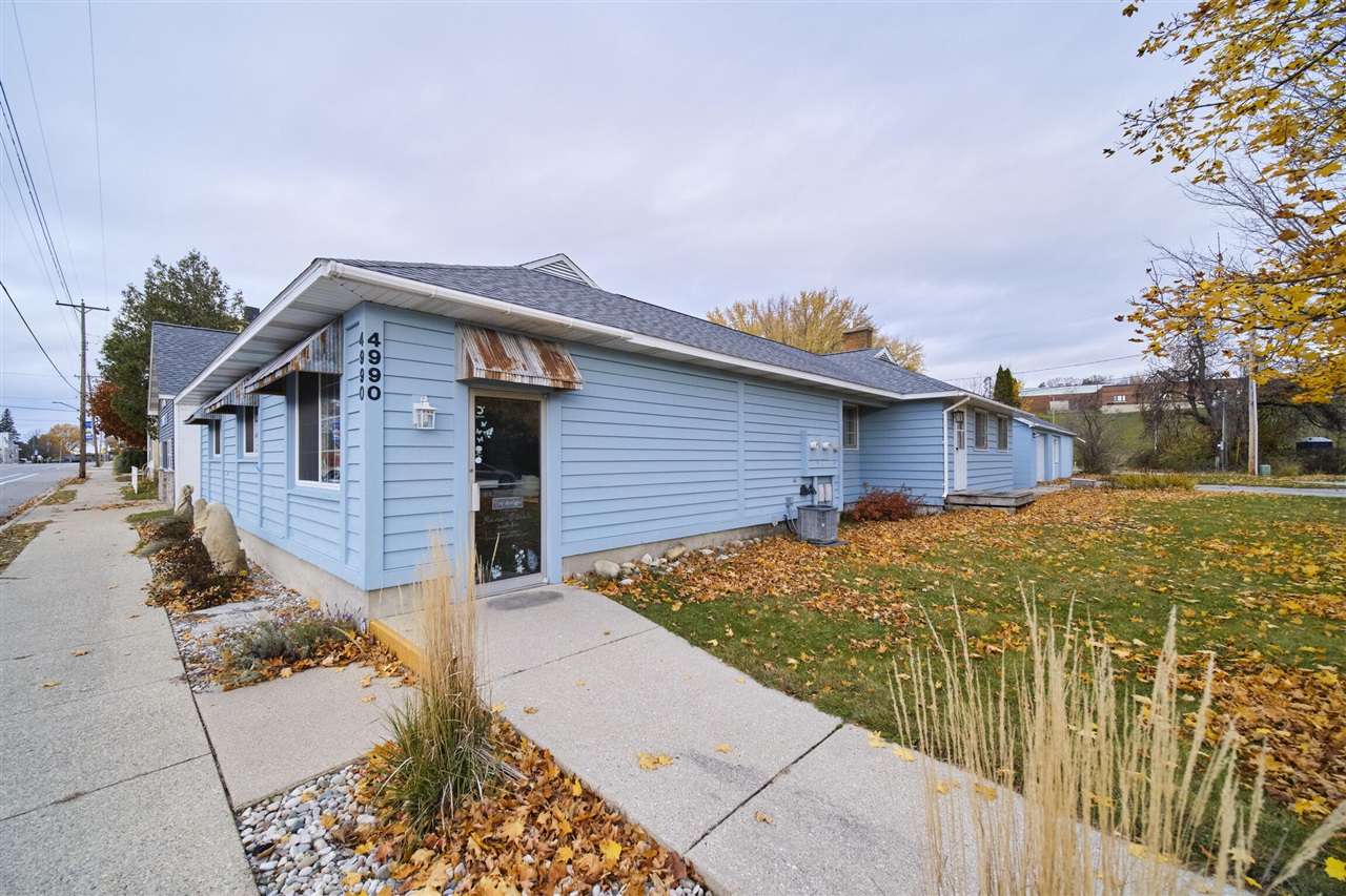 Homes for sale in Onekama, MI | 4990 Main St, Onekama, MI 49675 | MLS# 70492960