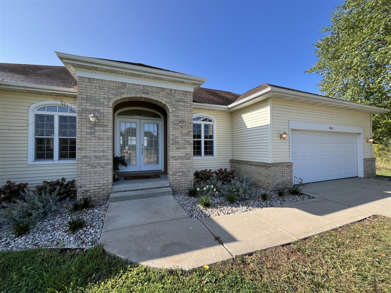 Homes for sale in Ada, MI | 8866 Cascade Rd, Ada, MI 49301 | MLS# 70492966