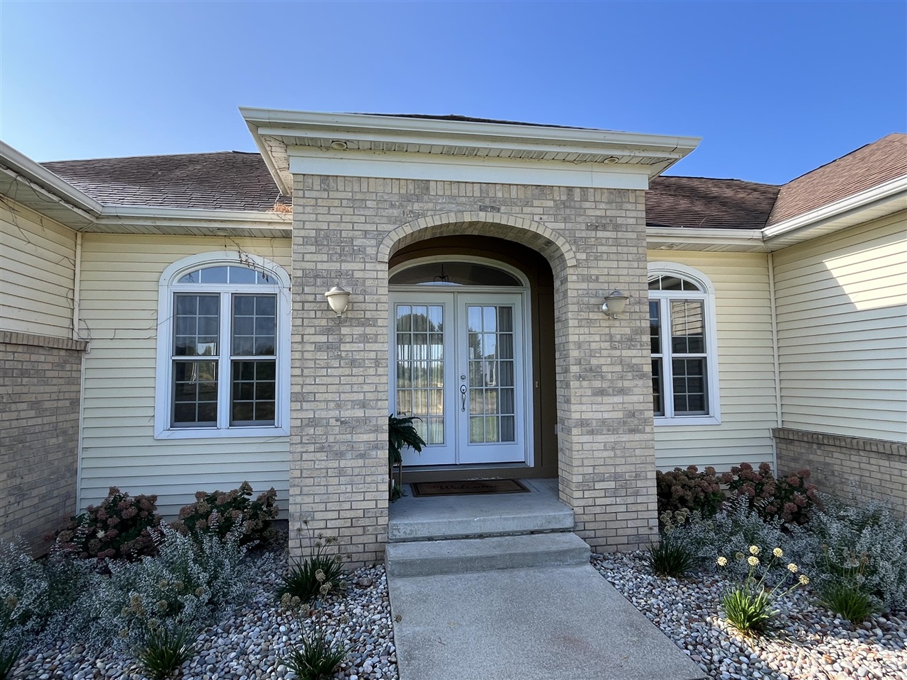 Homes for sale in Ada, MI | 8866 Cascade Rd, Ada, MI 49301 | MLS# 70492966